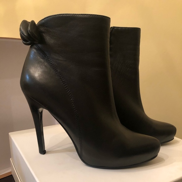 Women’s leather high heel boots with a double bow - Picture 2 of 6